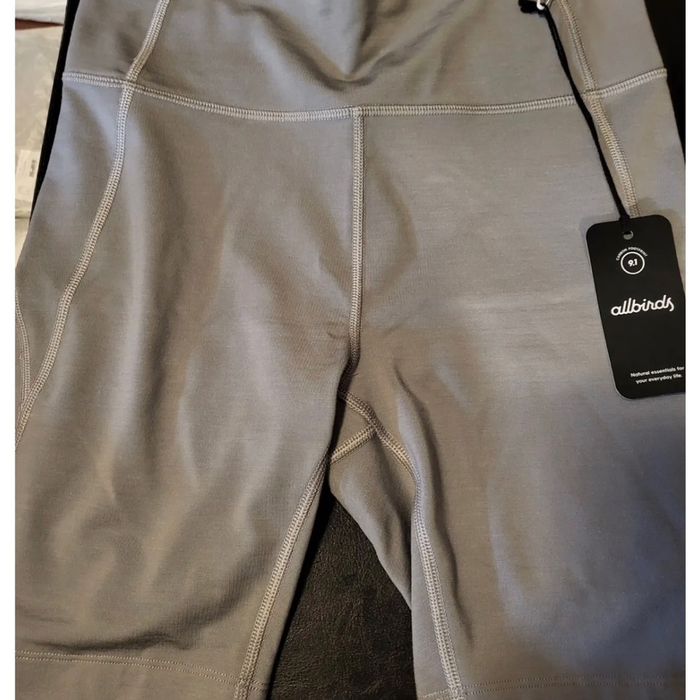 Allbirds Women’s Bike Shorts NWT Small - Picture 2 of 4